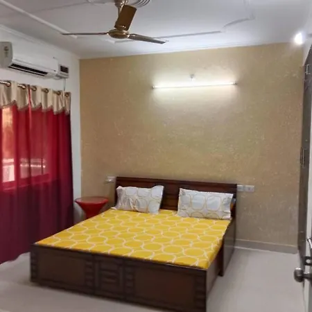 Chandra Lata Home'S At Shri Krishna Sharnam Society Vrindavan Exterior photo