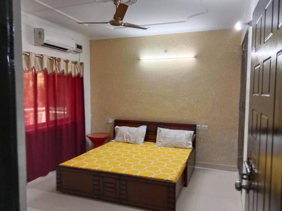 Chandra Lata Home's At Shri Krishna Sharnam Society Apartment Vrindavan